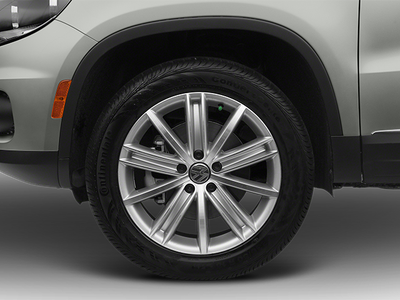 2013 Volkswagen Tiguan SE w/Sunroof & Nav