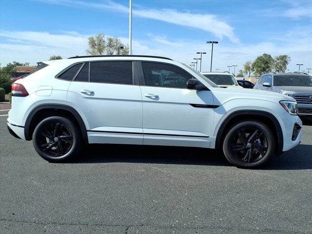 2026 Volkswagen Atlas Cross Sport 2.0T SEL R-Line Black