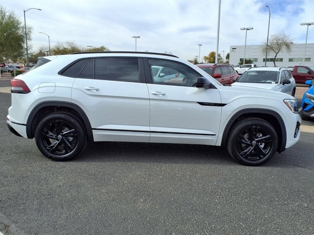 2026 Volkswagen Atlas Cross Sport 2.0T SEL R-Line Black