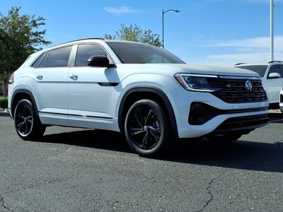 2026 Volkswagen Atlas Cross Sport 2.0T SEL R-Line Black