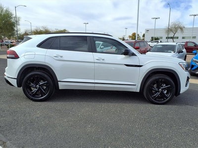 2026 Volkswagen Atlas Cross Sport 2.0T SEL R-Line Black