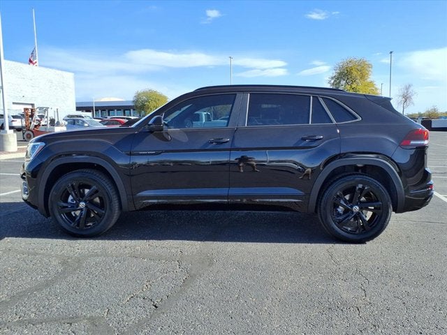 2026 Volkswagen Atlas Cross Sport 2.0T SEL R-Line Black