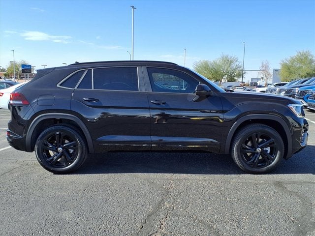 2026 Volkswagen Atlas Cross Sport 2.0T SEL R-Line Black