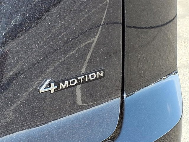 2026 Volkswagen Atlas Cross Sport 2.0T SEL R-Line Black