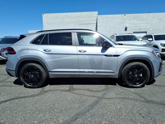 2026 Volkswagen Atlas Cross Sport 2.0T SEL R-Line Black