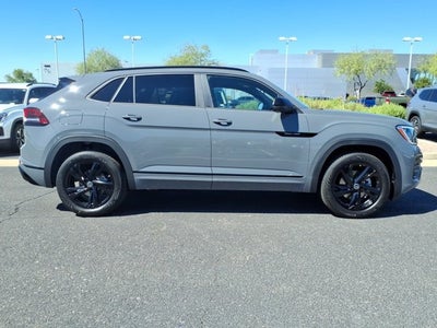 2026 Volkswagen Atlas Cross Sport 2.0T SEL R-Line Black