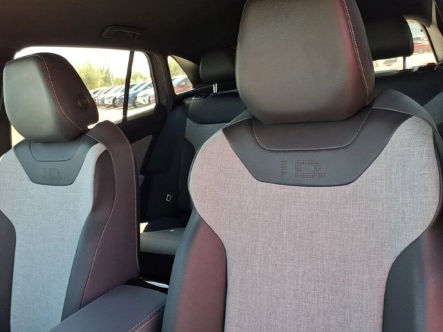 2023 Volkswagen ID.4 Pro