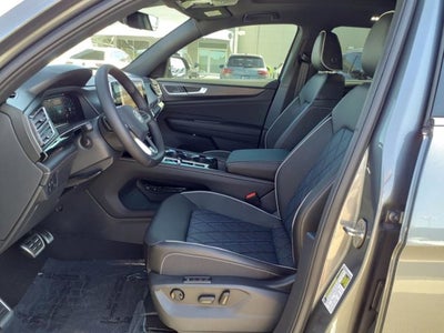 2025 Volkswagen Atlas Cross Sport 2.0T SEL Premium R-Line