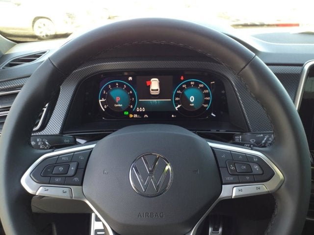 2025 Volkswagen Atlas Cross Sport 2.0T SEL Premium R-Line