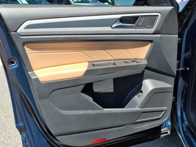 2022 Volkswagen Atlas Cross Sport 3.6L V6 SEL Premium R-Line