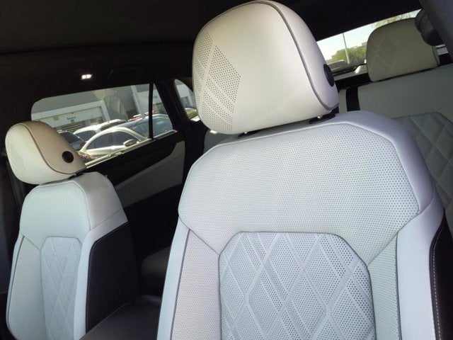 2025 Volkswagen Atlas Cross Sport 2.0T SEL Premium R-Line