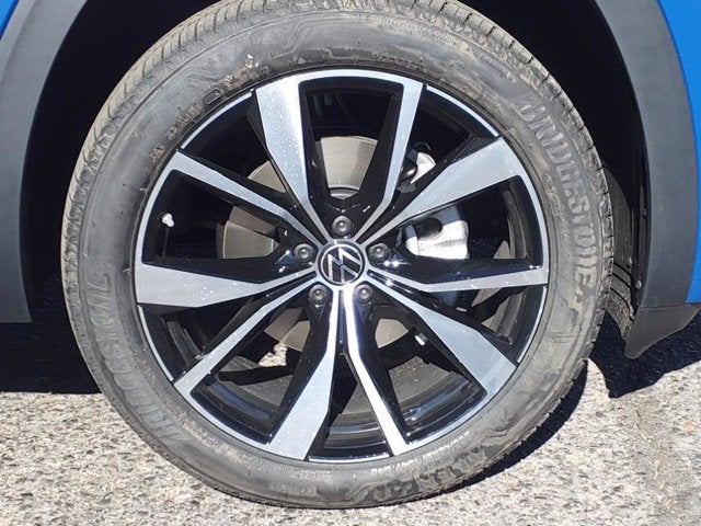 2025 Volkswagen Atlas Cross Sport 2.0T SEL Premium R-Line