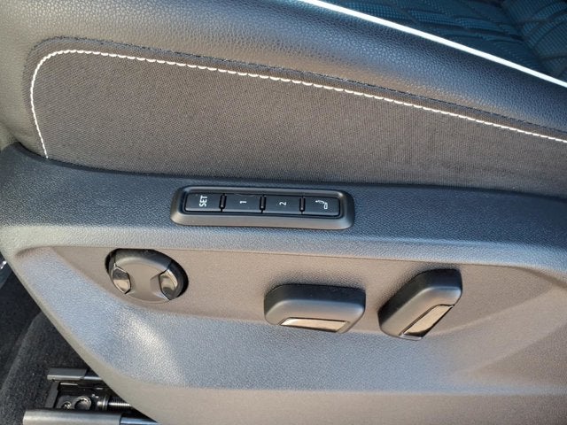 2025 Volkswagen Atlas Cross Sport 2.0T SEL Premium R-Line