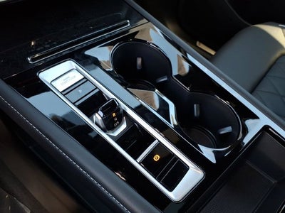 2025 Volkswagen Atlas Cross Sport 2.0T SEL Premium R-Line