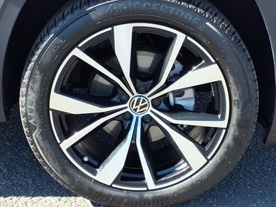 2025 Volkswagen Atlas Cross Sport 2.0T SEL Premium R-Line