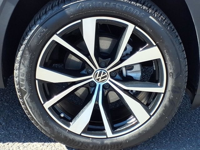 2025 Volkswagen Atlas Cross Sport 2.0T SEL Premium R-Line