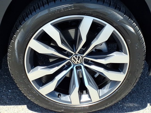 2022 Volkswagen Atlas Cross Sport 3.6L V6 SEL Premium R-Line