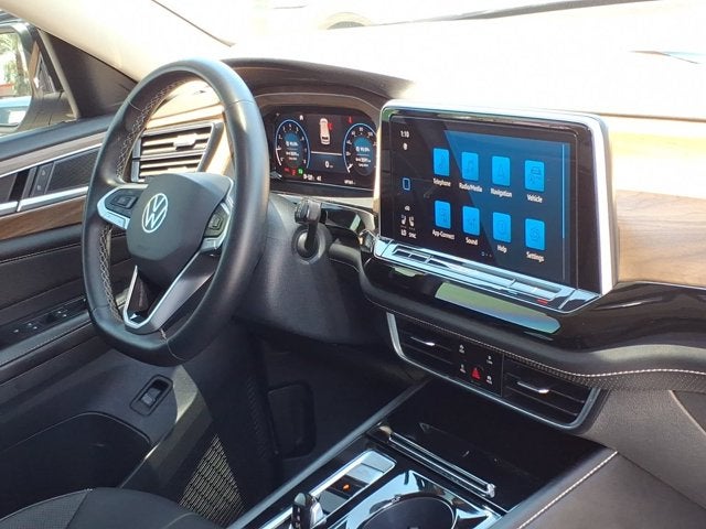 2024 Volkswagen Atlas 2.0T SE w/Technology