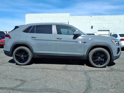 2026 Volkswagen Atlas Cross Sport 2.0T SE w/Technology