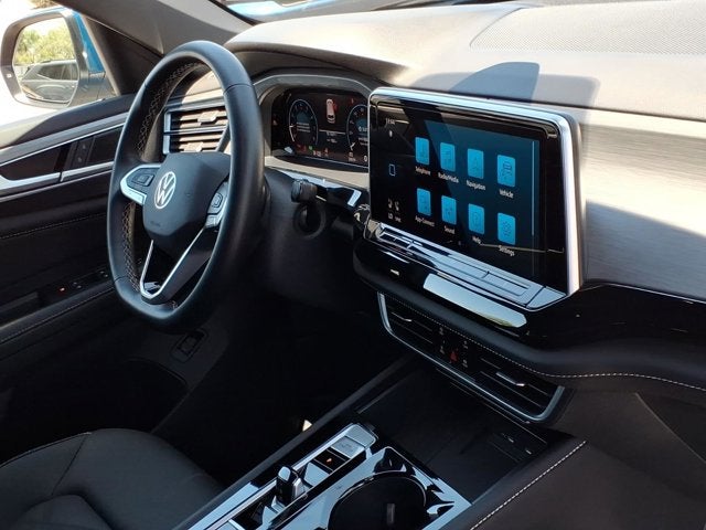 2025 Volkswagen Atlas Cross Sport 2.0T SE w/Technology
