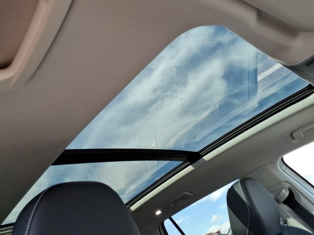 2027 Volkswagen Atlas SE w/Technology
