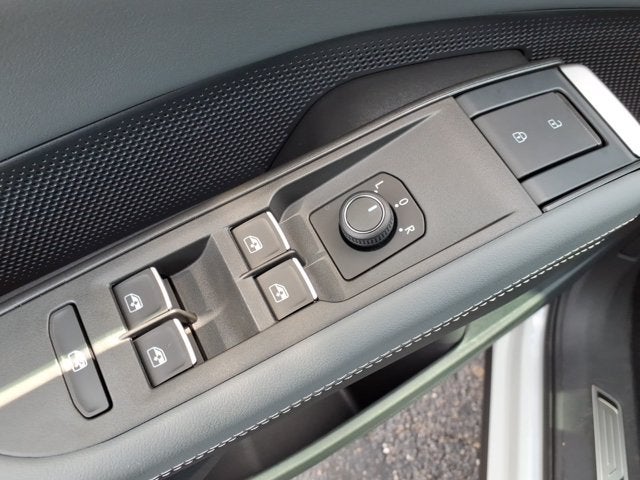 2027 Volkswagen Atlas SE w/Technology