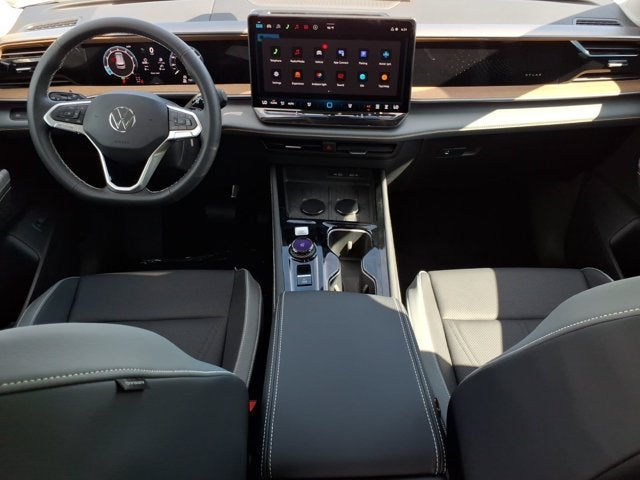 2027 Volkswagen Atlas SE w/Technology