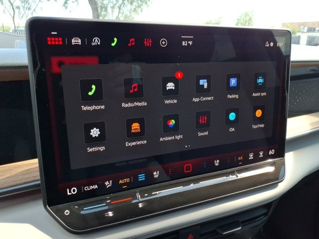 2027 Volkswagen Atlas SE w/Technology