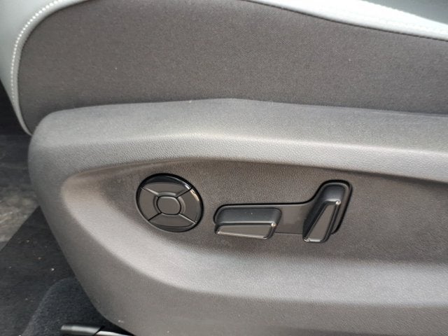 2027 Volkswagen Atlas SE w/Technology