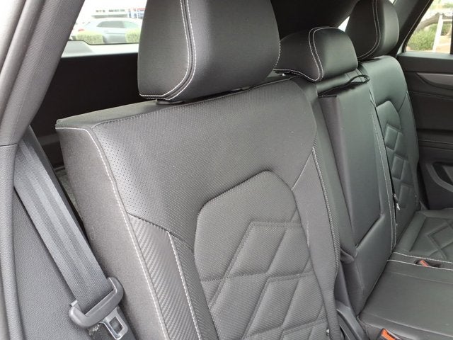 2025 Volkswagen Atlas Cross Sport 2.0T SE