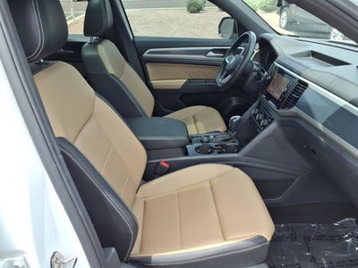 2023 Volkswagen Atlas Cross Sport 3.6L V6 SEL R-Line Black
