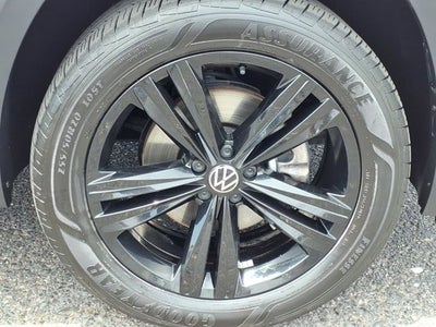 2023 Volkswagen Atlas Cross Sport 3.6L V6 SEL R-Line Black
