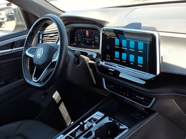 2024 Volkswagen Atlas Cross Sport 2.0T SE w/Technology