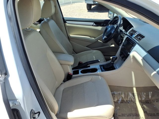 2013 Volkswagen Passat SE w/Sunroof