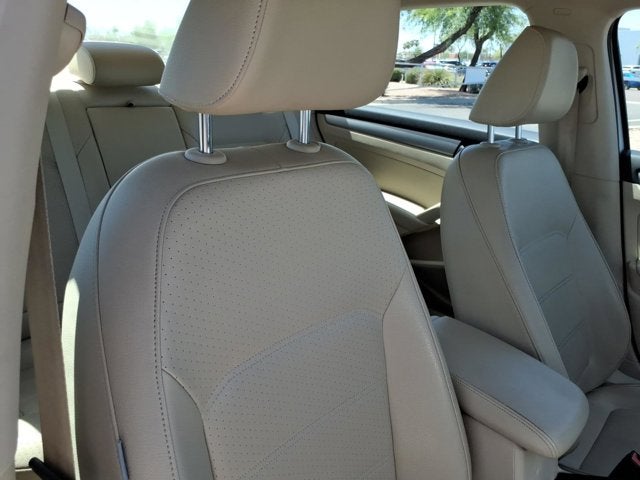2013 Volkswagen Passat SE w/Sunroof