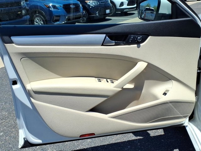 2013 Volkswagen Passat SE w/Sunroof