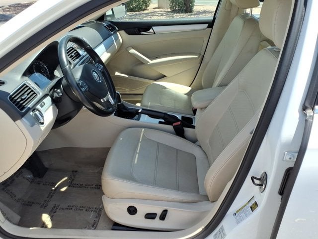 2013 Volkswagen Passat SE w/Sunroof