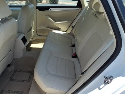 2013 Volkswagen Passat SE w/Sunroof