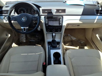 2013 Volkswagen Passat SE w/Sunroof
