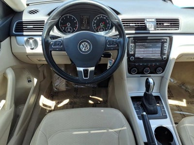 2013 Volkswagen Passat SE w/Sunroof