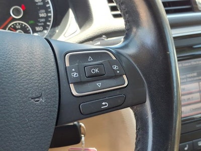 2013 Volkswagen Passat SE w/Sunroof