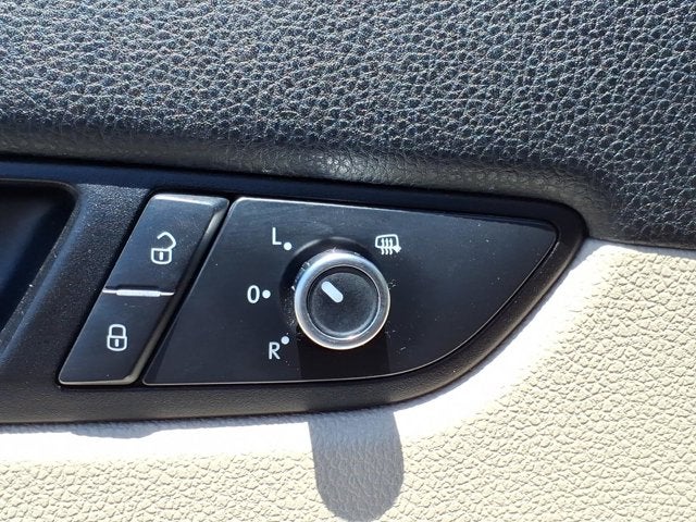 2013 Volkswagen Passat SE w/Sunroof