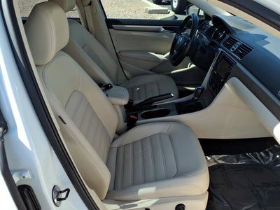 2017 Volkswagen Passat 1.8T SEL Premium