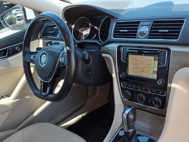 2017 Volkswagen Passat 1.8T SEL Premium