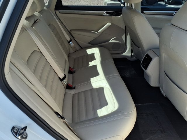 2017 Volkswagen Passat 1.8T SEL Premium