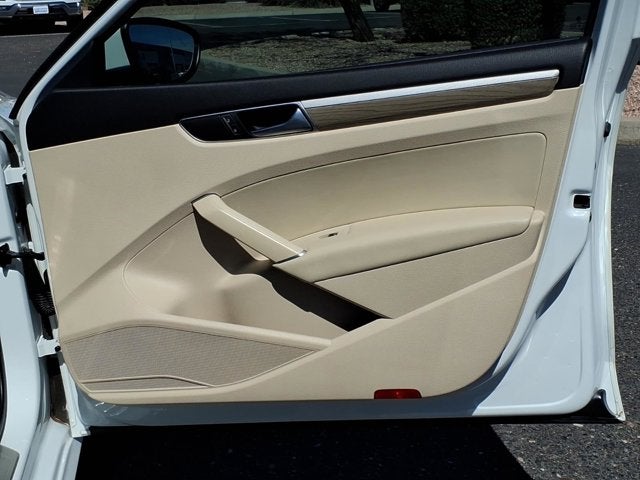 2017 Volkswagen Passat 1.8T SEL Premium