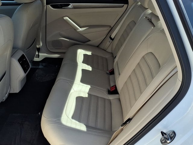 2017 Volkswagen Passat 1.8T SEL Premium