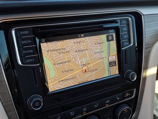 2017 Volkswagen Passat 1.8T SEL Premium