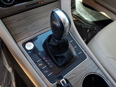 2017 Volkswagen Passat 1.8T SEL Premium