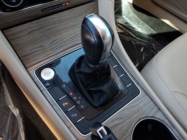 2017 Volkswagen Passat 1.8T SEL Premium